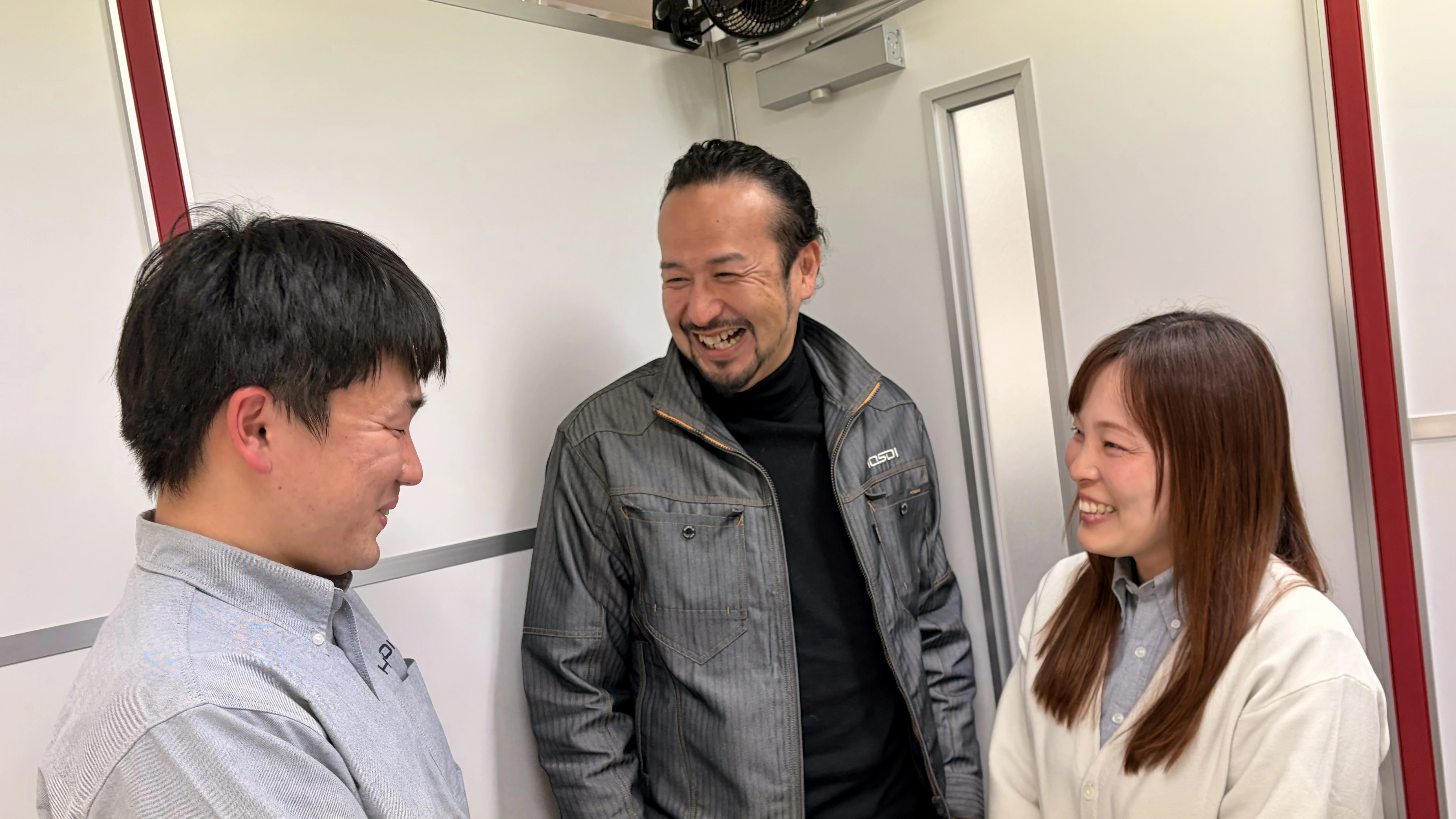 株式会社HOSOI（細井土地家屋調査士事務所）(土地家屋調査士・土地家屋調査士補助・測量士・測量士補・測量助手の求人)の写真1枚目