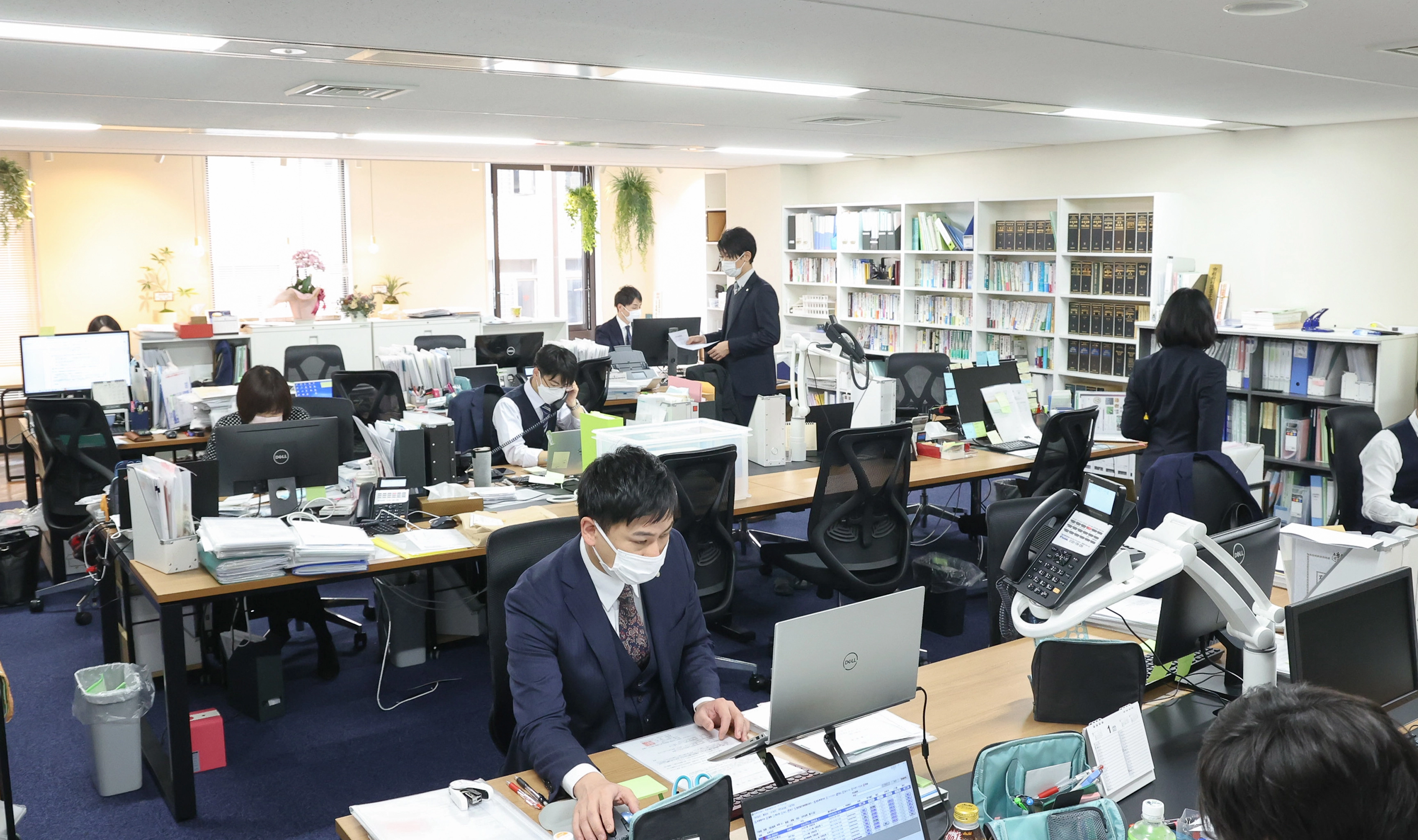 司法書士事務所THE LEGAL(司法書士補助者の求人)の写真4枚目