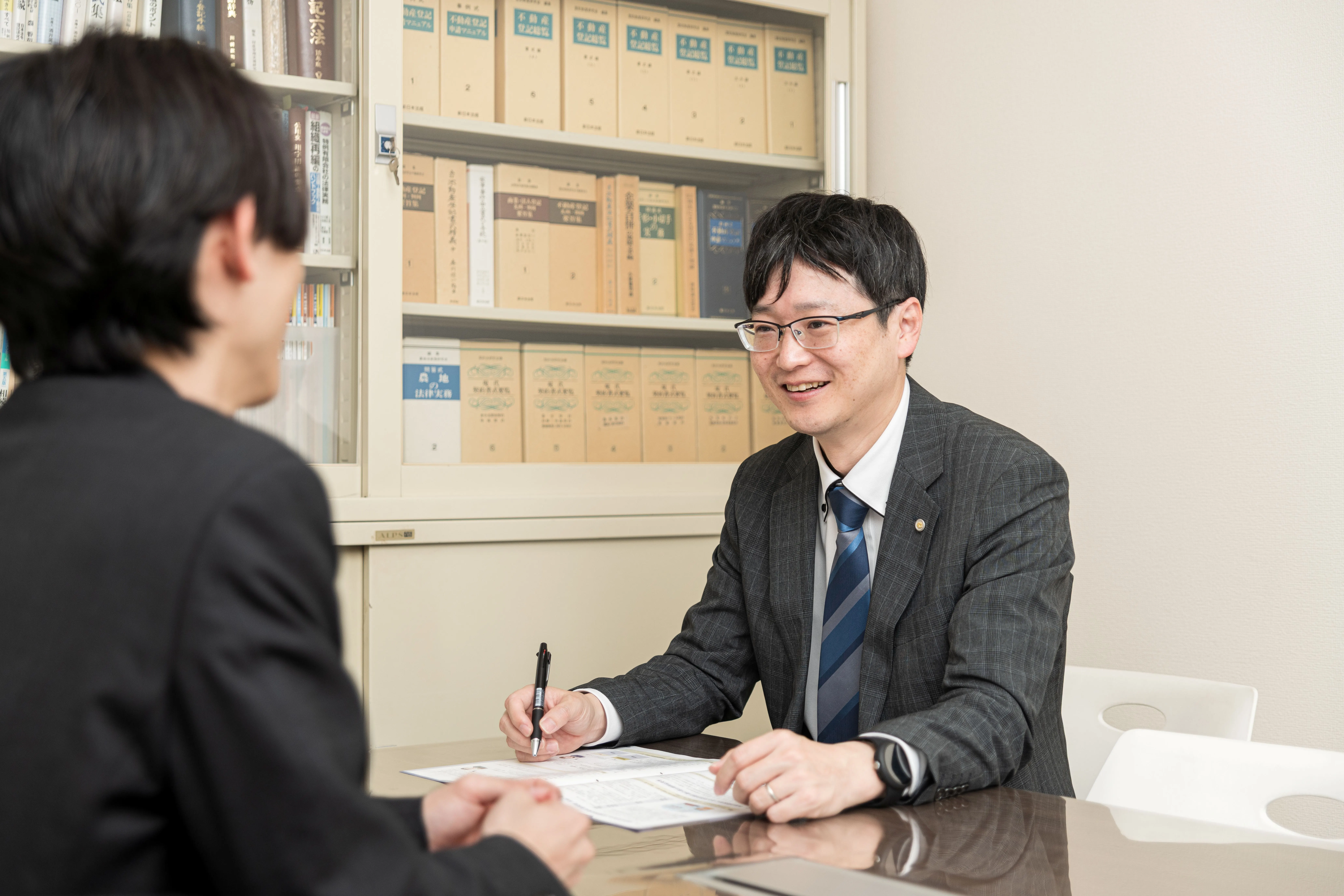 吉田塁司法書士・土地家屋調査士事務所(土地家屋調査士補助者・測量士・測量士補・測量助手の求人)の写真2枚目