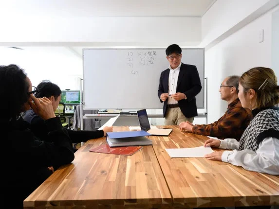 株式会社アカネサス(行政書士の求人)の写真3枚目